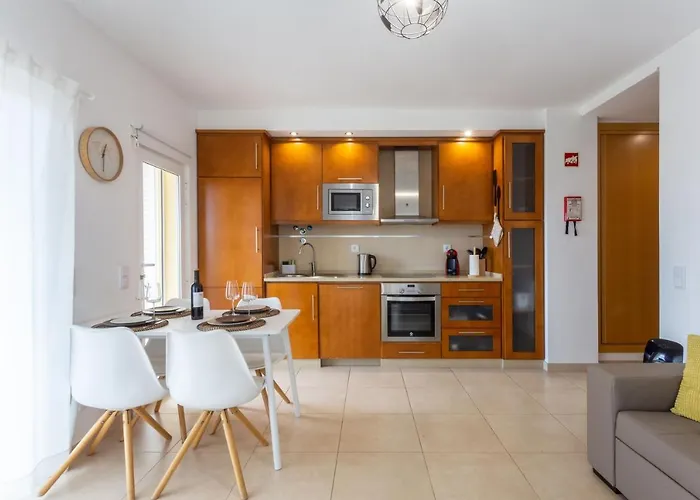 Chill W Pool - Da Rocha *