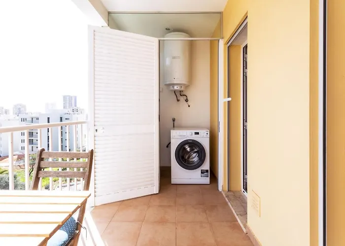 Chill W Pool - Da Rocha